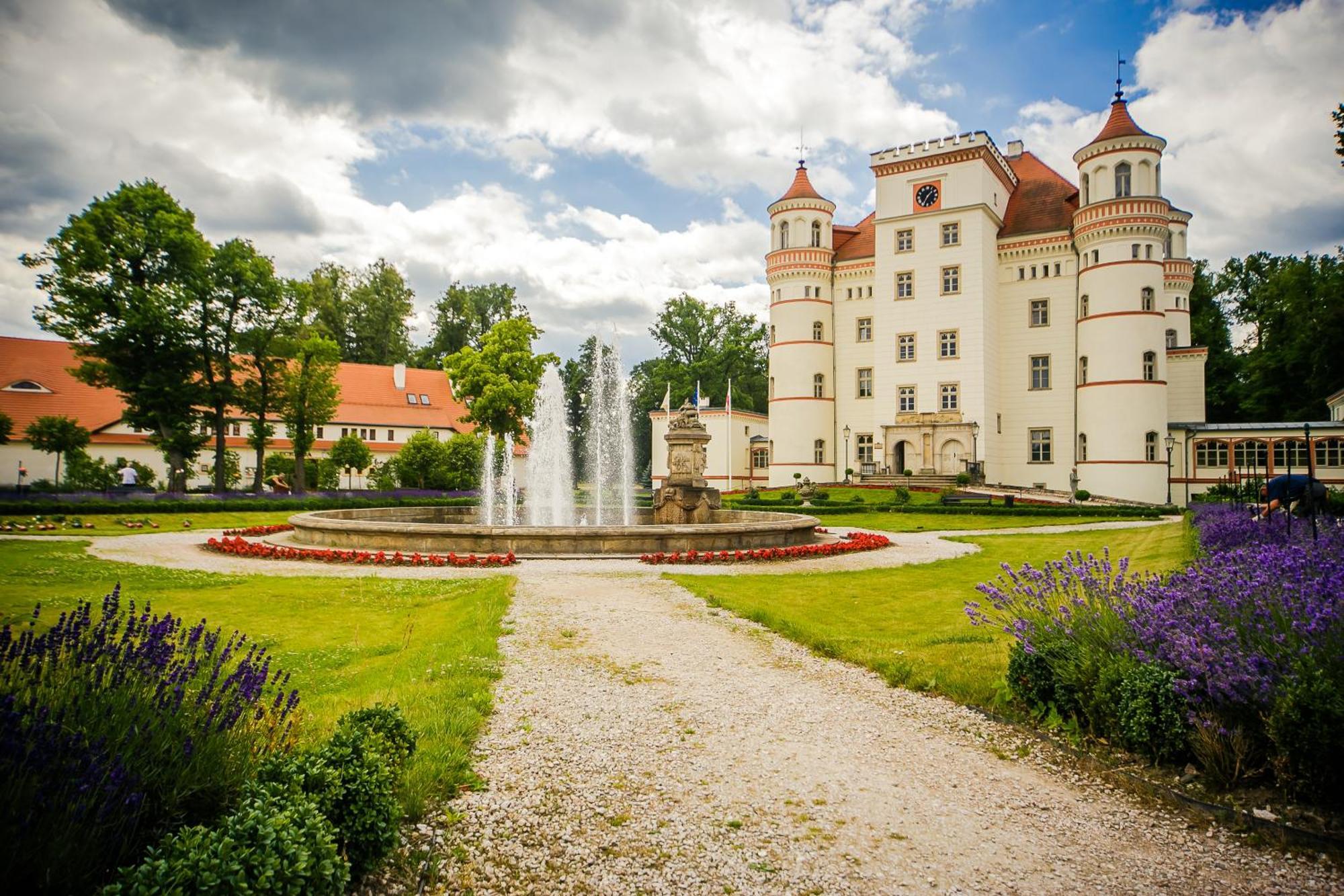 Palac Wojanow Exterior photo
